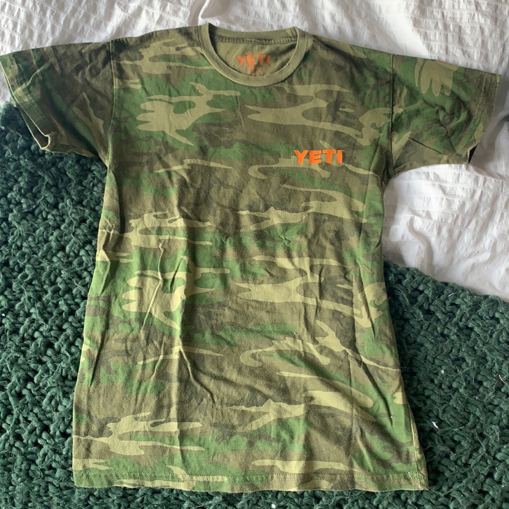 Yeti camo t-shirt unisex small